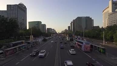 北京朝阳门南大街车流延时拍摄视频的预览图